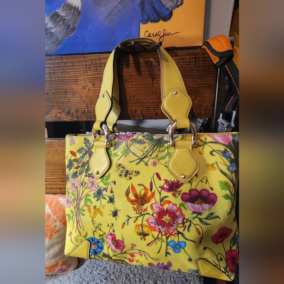 GUCCI Floral Yellow Tote Bag - Picture 4 of 17